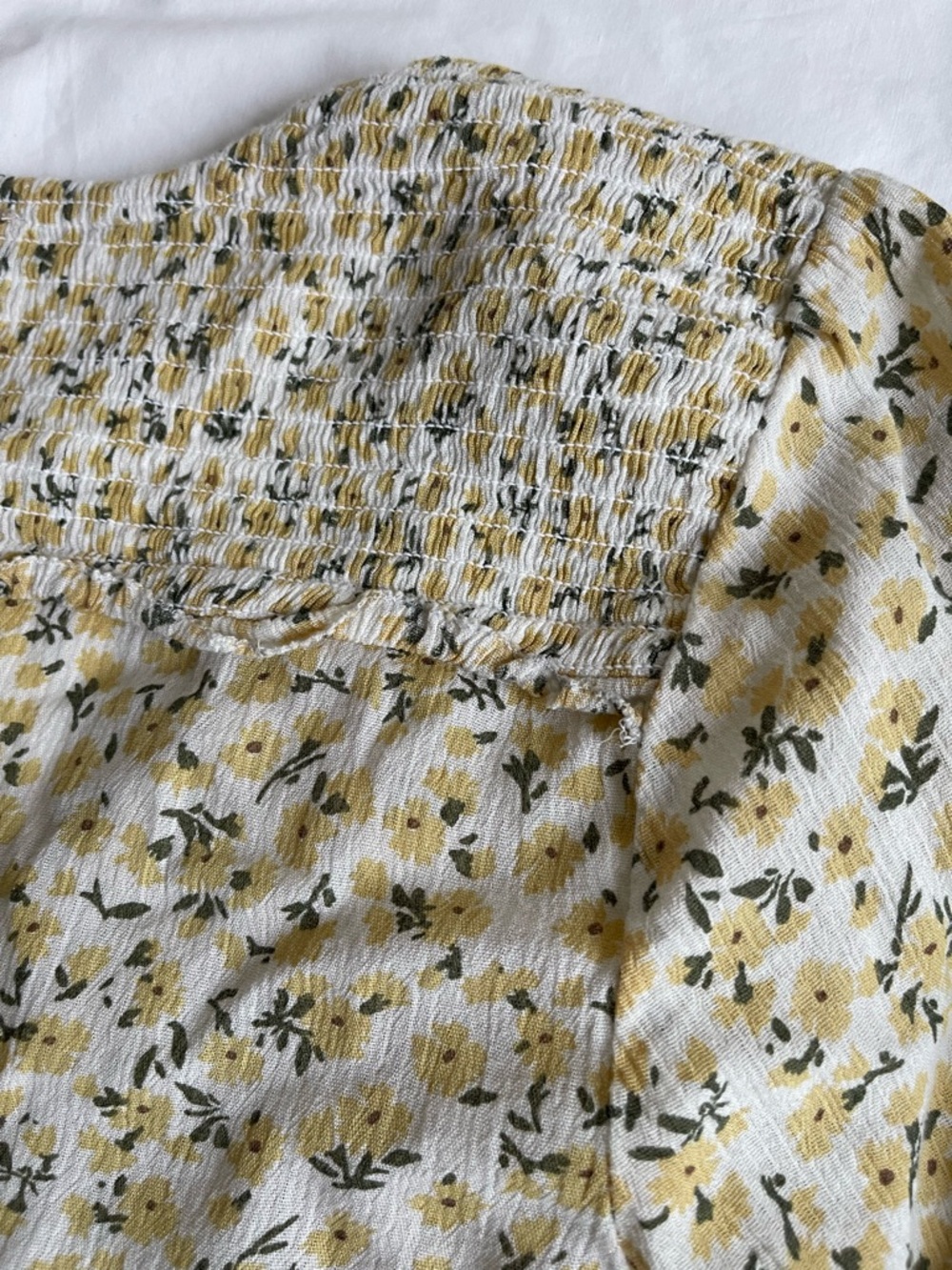 Abercrombie & Fitch Cream Floral Smocked Crop Blouse Yellow Green Cottagecore - Picture 10 of 12